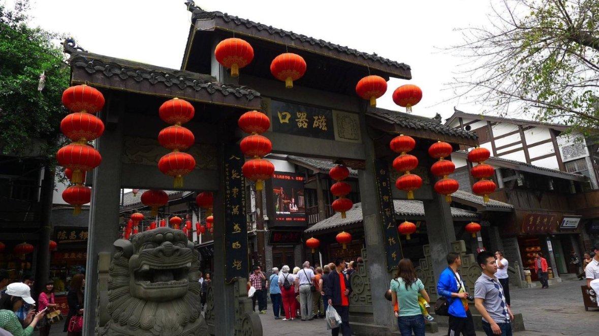 蒋勤勤:逆生长的魅力女神,时尚与气质并存!